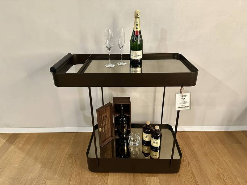Champagner, Gläser, Barwagen, edle Flaschen